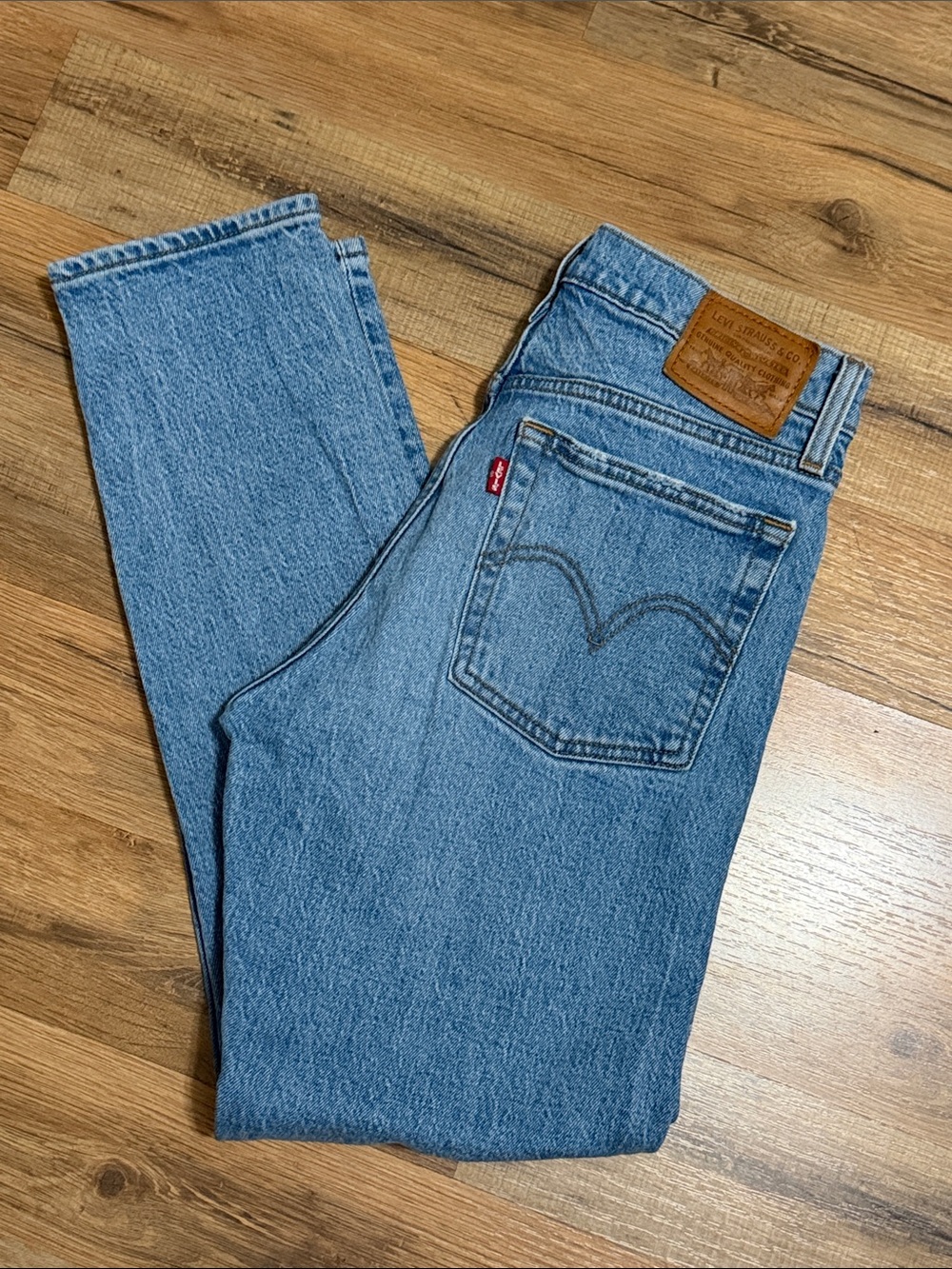 Levi's Light Blue ankle length wedgie jeans sz26